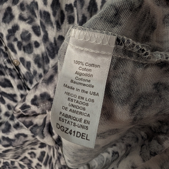 Animal Print Button-Up Blouse Size Large - Picture 3 of 10